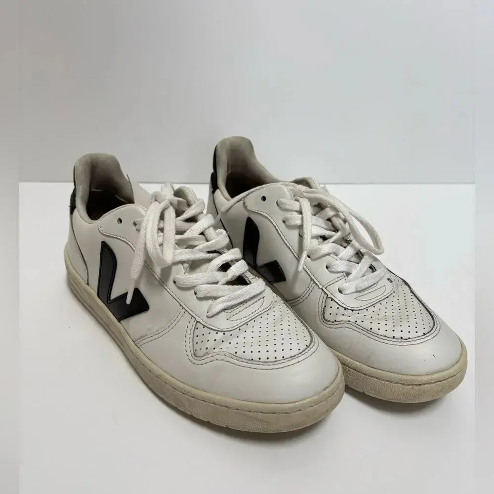 VEJA White Black Women's Low Top Sneakers Lace Up Logo Accent Rubber Sole Size 7